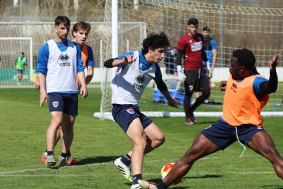 El equipo prepara el choque ante la Sarriana