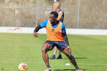 El equipo prepara el choque ante la Sarriana