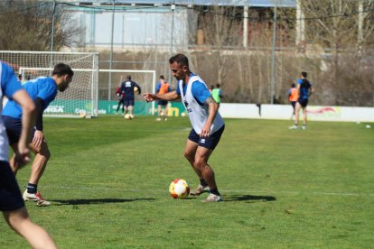 El equipo prepara el choque ante la Sarriana