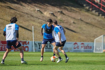El equipo prepara el choque ante la Sarriana