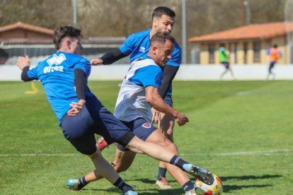 El equipo prepara el choque ante la Sarriana