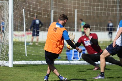 El equipo prepara el choque ante la Sarriana