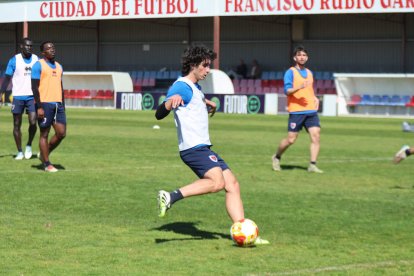 El equipo prepara el choque ante la Sarriana
