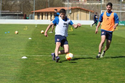 El equipo prepara el choque ante la Sarriana