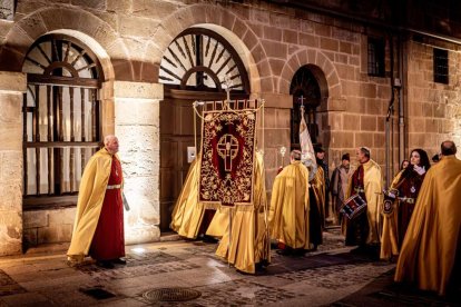 La procesión preludia la Semana Santa en la capital
