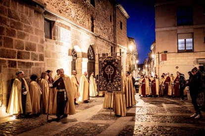 La procesión preludia la Semana Santa en la capital