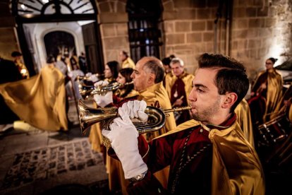 La procesión preludia la Semana Santa en la capital