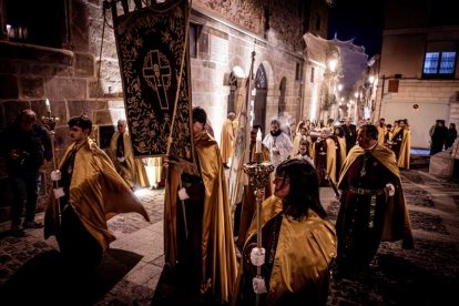 La procesión preludia la Semana Santa en la capital