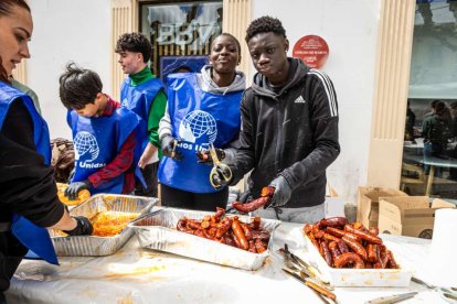 Jóvenes solidarios contra el hambre