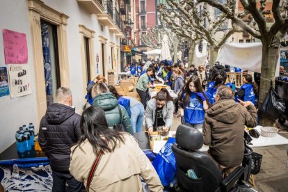 Jóvenes solidarios contra el hambre