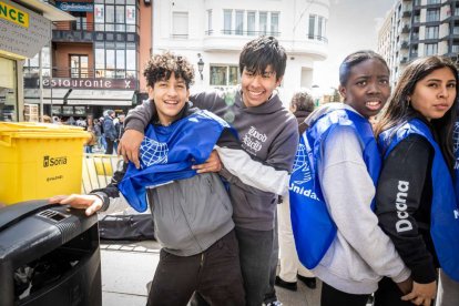 Jóvenes solidarios contra el hambre