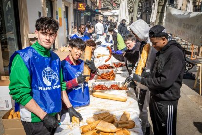 Jóvenes solidarios contra el hambre