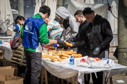 Jóvenes solidarios contra el hambre