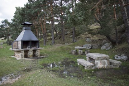 Las zonas recreativas de Salduero, entre pinares, refuerzan su atractivo como escapada natural junto al Duero