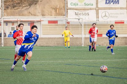 Los colegiales solventan el choque por con tres tantos en la primera parte