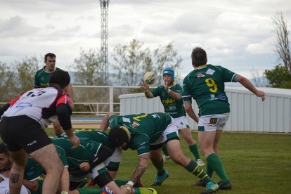 Los sorianos se impusieron 17-33 a Gigantes de Navarra.
