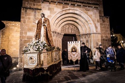 Una solemne marcha nocturna hasta la Concatedral