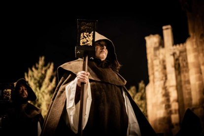 Una solemne marcha nocturna hasta la Concatedral