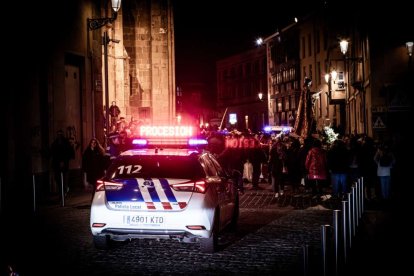Una solemne marcha nocturna hasta la Concatedral