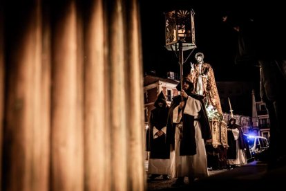 Una solemne marcha nocturna hasta la Concatedral