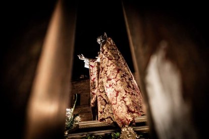 Una solemne marcha nocturna hasta la Concatedral