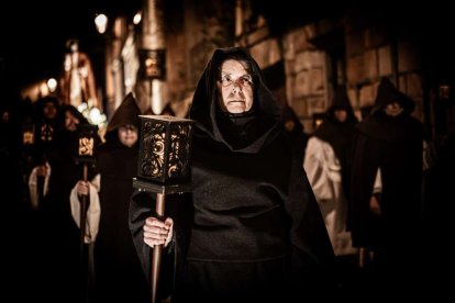 Una solemne marcha nocturna hasta la Concatedral