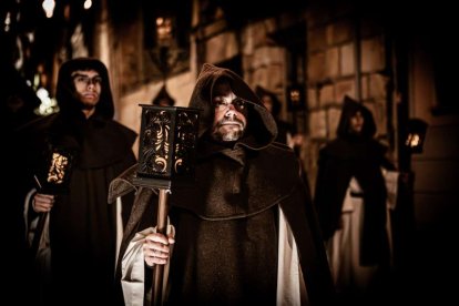 Una solemne marcha nocturna hasta la Concatedral