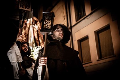 Una solemne marcha nocturna hasta la Concatedral