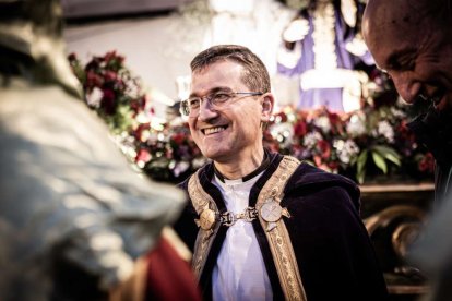 Ambas cobradías desfilaron en el Martes Santo