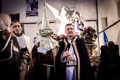 Ambas cobradías desfilaron en el Martes Santo