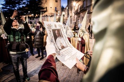 Ambas cobradías desfilaron en el Martes Santo