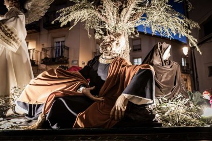 Ambas cobradías desfilaron en el Martes Santo