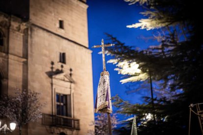 Ambas cobradías desfilaron en el Martes Santo
