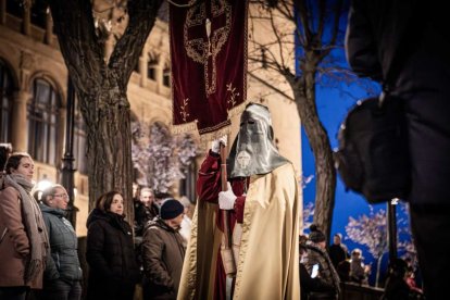 Ambas cobradías desfilaron en el Martes Santo