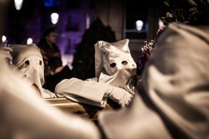 Ambas cobradías desfilaron en el Martes Santo