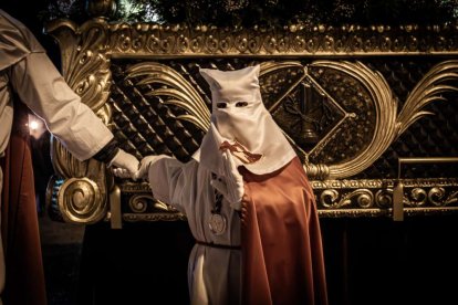 Ambas cobradías desfilaron en el Martes Santo