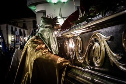Ambas cobradías desfilaron en el Martes Santo