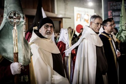 Ambas cobradías desfilaron en el Martes Santo