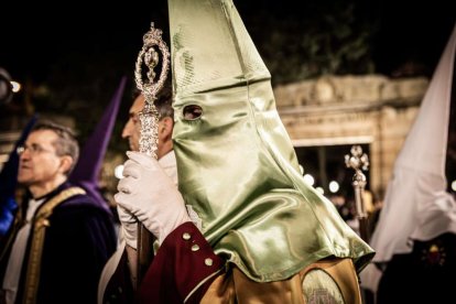 Ambas cobradías desfilaron en el Martes Santo