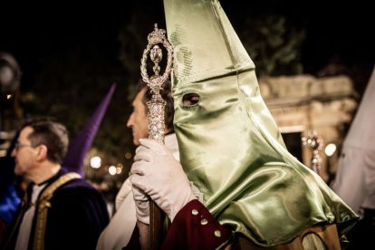 Ambas cobradías desfilaron en el Martes Santo