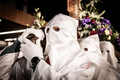 Ambas cobradías desfilaron en el Martes Santo