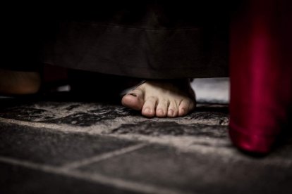 La Cofradía del Ecce Homo desfila bajo el dramatismo de la marcha de la Banda de Cornetas y Tambores