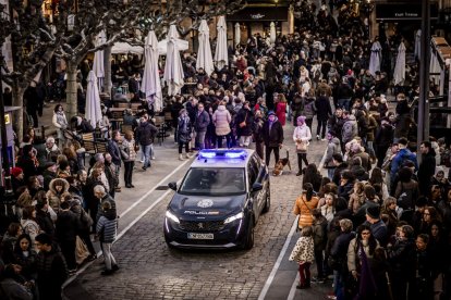 La Cofradía del Ecce Homo desfila bajo el dramatismo de la marcha de la Banda de Cornetas y Tambores