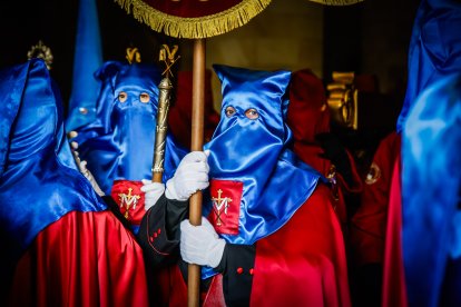 La Verónica y Jesús Caído en su emotiva salida desde San Pedro este Jueves Santo.