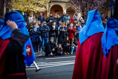 La Verónica y Jesús Caído en su emotiva salida desde San Pedro este Jueves Santo.