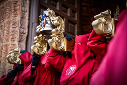 La Verónica y Jesús Caído en su emotiva salida desde San Pedro este Jueves Santo.
