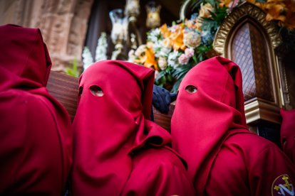 La Verónica y Jesús Caído en su emotiva salida desde San Pedro este Jueves Santo.
