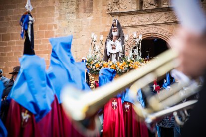 La Verónica y Jesús Caído en su emotiva salida desde San Pedro este Jueves Santo.