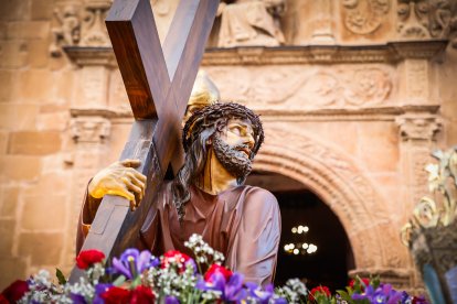 La Verónica y Jesús Caído en su emotiva salida desde San Pedro este Jueves Santo.