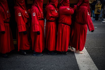 La Verónica y Jesús Caído en su emotiva salida desde San Pedro este Jueves Santo.